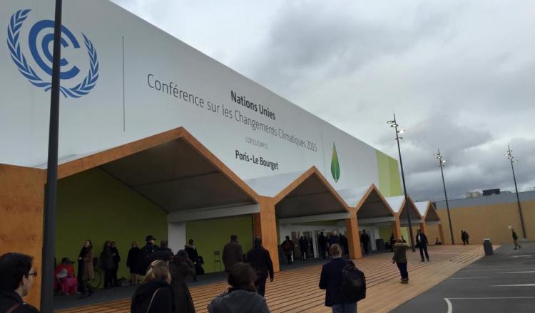 Portal de Ingreso al centro de convenciones Le Bourget, en Paris, donde se desarrolla la Conferencia.